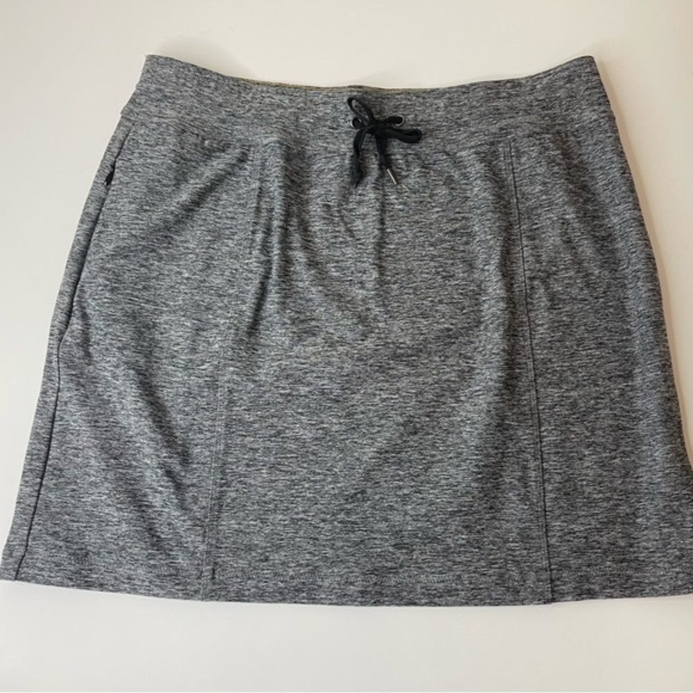 Women's ORVIS Heather Gray Active Travel Skirt Size Medium‎